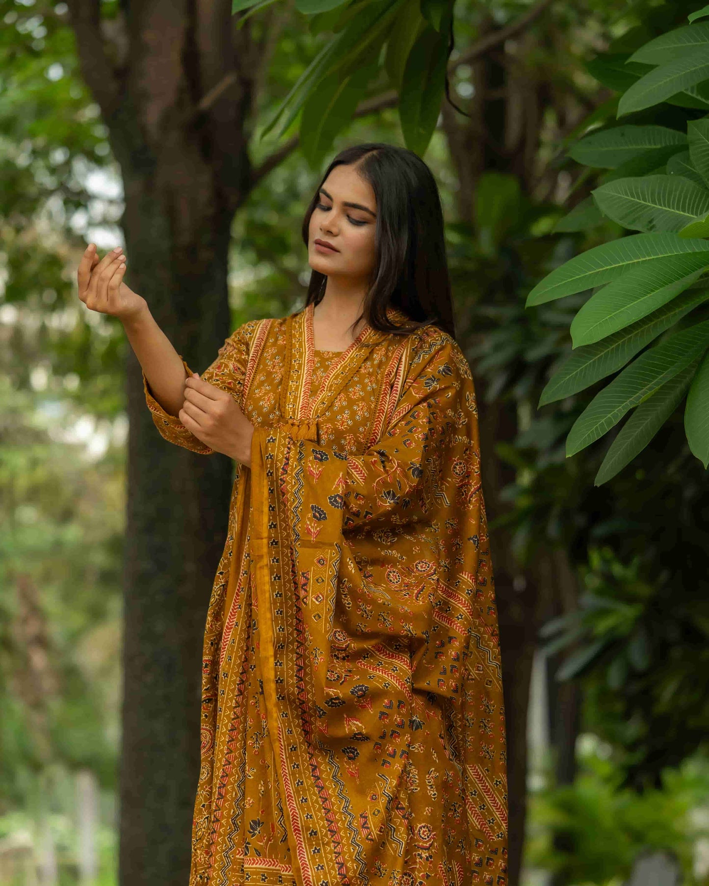 Sunehri Saaj 3pcs Suit Set