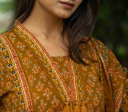 Sunehri Saaj 3pcs Suit Set